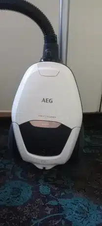 جاروبرقی AEG VX82-1-ALR