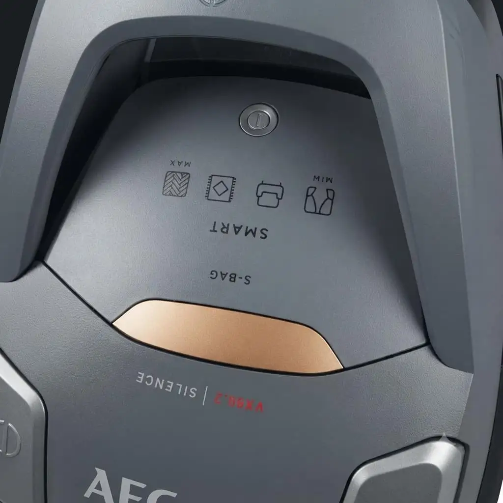 نمای نزدیک جاروبرقی آاگ مدل VX82-1-5DB 