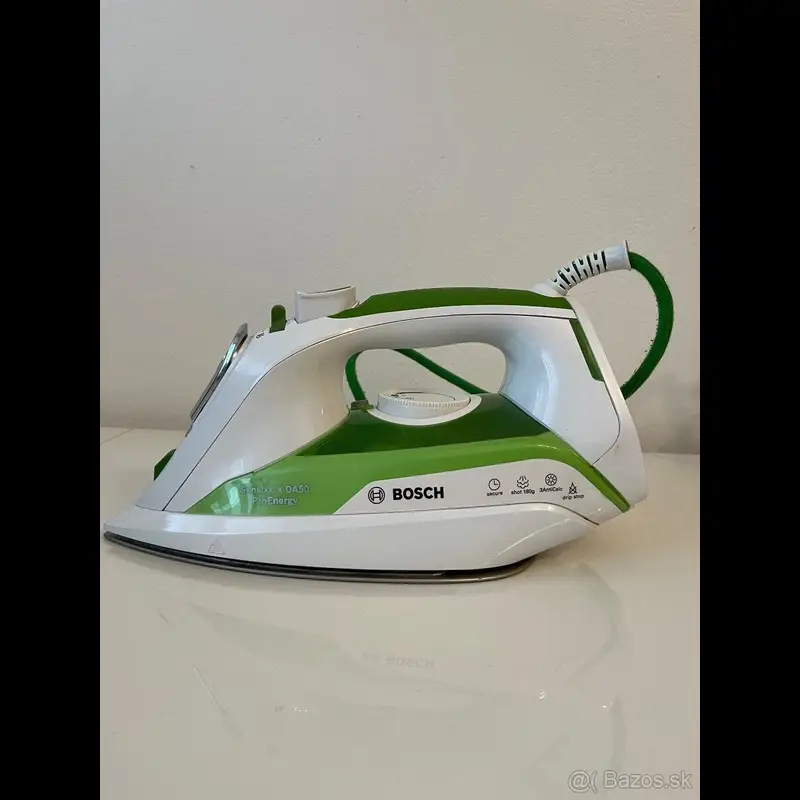 نمای کنار اتو بخار 2400 وات بوش مدل TDA502412E