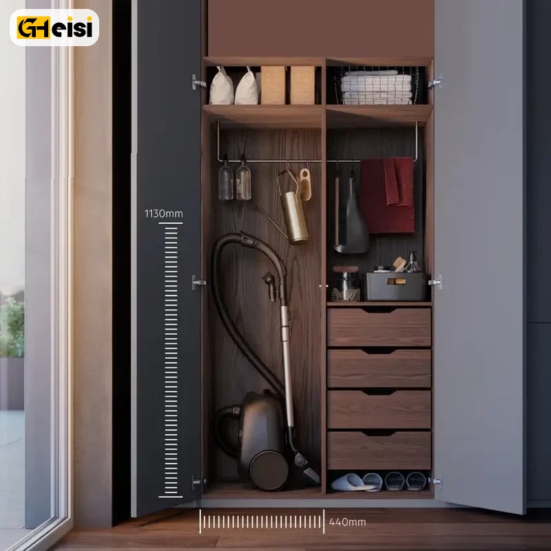 جاروبرقی آ ا گ مدل AB61A4DB در کمد دیواری به صورت ایستاده