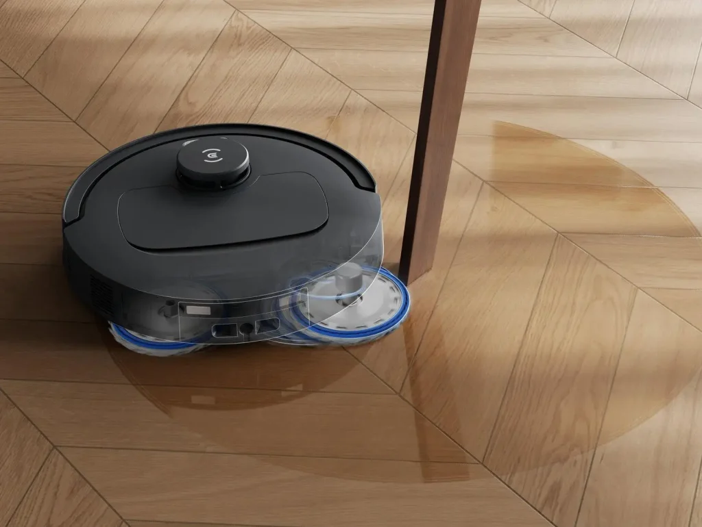 جارو رباتیک اکووکس مدل T30C prime درحال جارو زدن پارکت