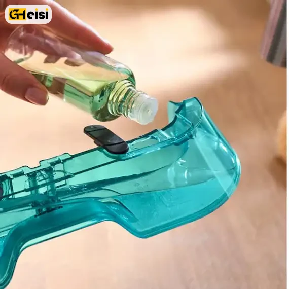 ریختن خوش بو کننده در مخزن جارو شارژی و تی کش بوش مدل BCS71HYGGB
