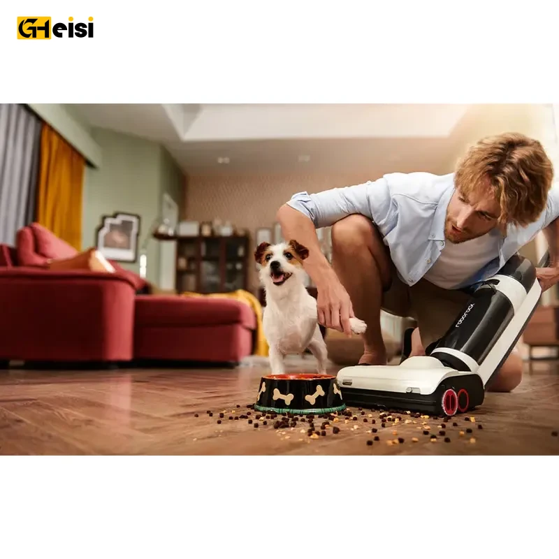 تمیز کردن غذا خشک ریخته شده سگ در کنار آن با جارو شارژی زمین شو روبوراک مدل Dyad Pro